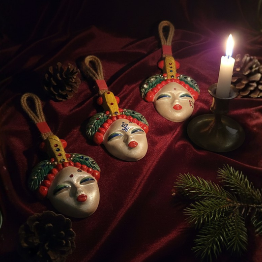 Şans Bebekleri – 3’lü Set | El Yapımı Seramik Maske